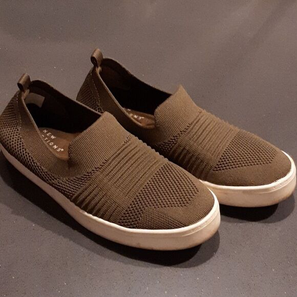 New Directions Olive Green Cloth Shoes - Picture 1 of 7